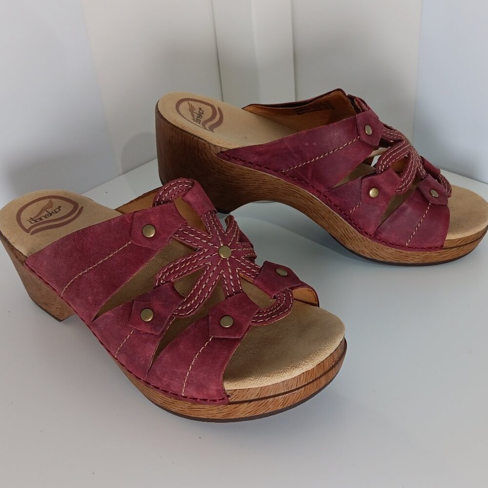 Dansko Serena Slip-on Clog 2.5 in Heel,  Cut Out, Sangria, Size EU 38 US 7.5 - Picture 3 of 9